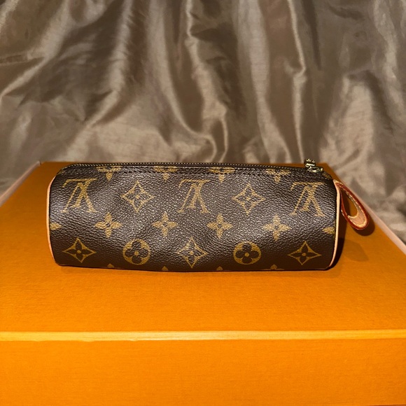 ❌SOLD❌Louis Vuitton monogram case - Picture 6 of 9